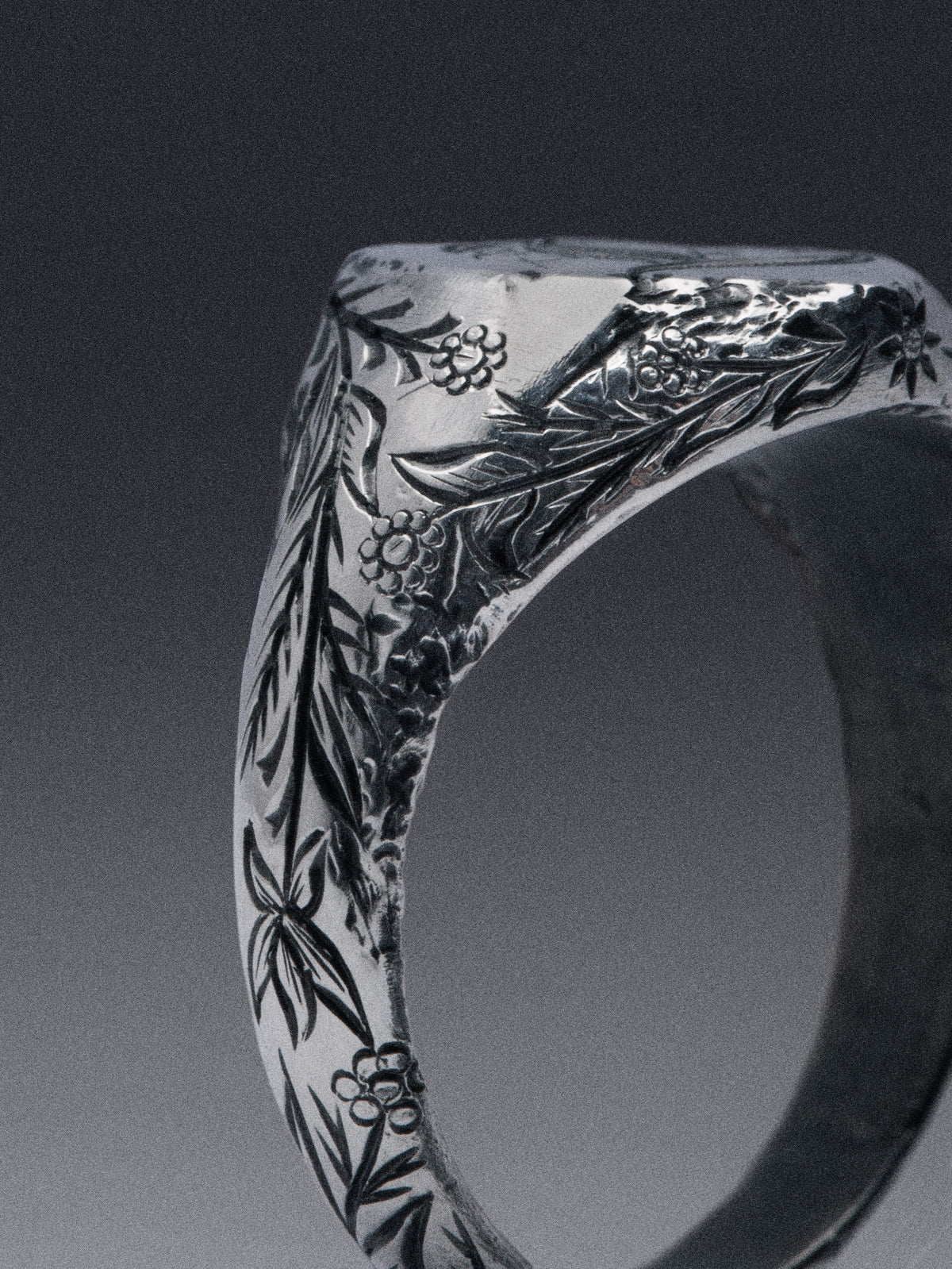 Chevalier Ring